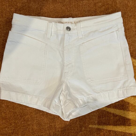 NWT AE Strigid Super High-Waisted Relaxed Denim Short Color: White Size: 6 - Picture 2 of 5
